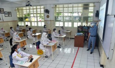 Kemendikbud Ristek: Sekolah Wajib Patuhi SKB 4 Menteri Terkait KBM Tatap Muka